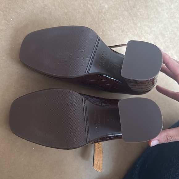 Sezane Monique high Mary Jane’s in burgundy croc. Size 37 - Picture 3 of 3